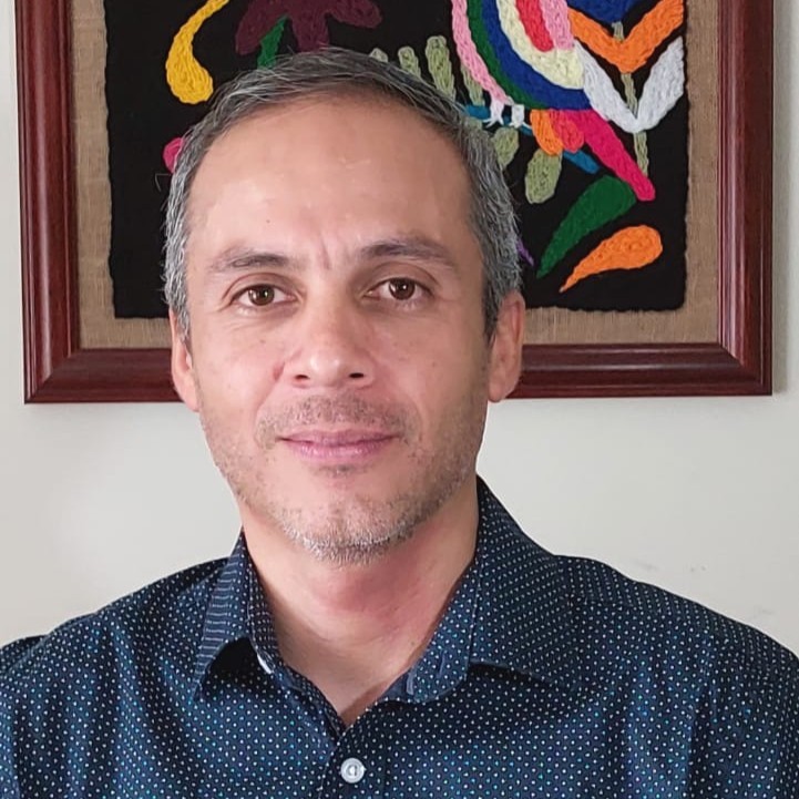 Retrato de Douglas Villalobos